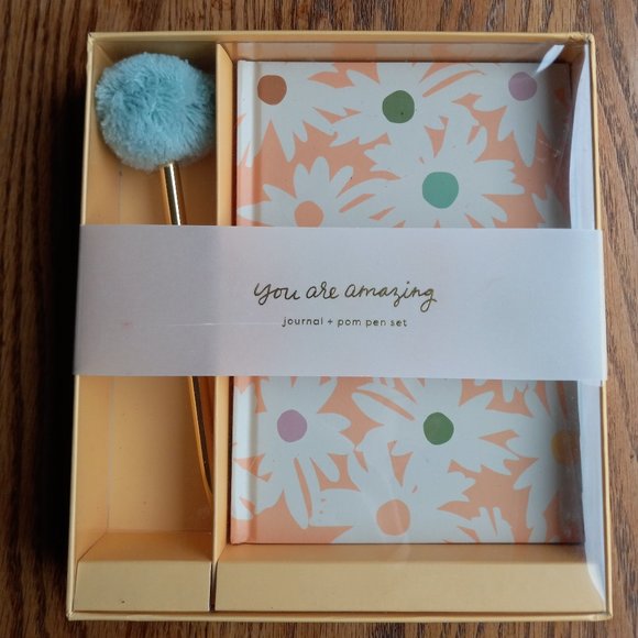 NIB Floral Journal Notebook & Pom Pom Pen Gift Set - Picture 2 of 12